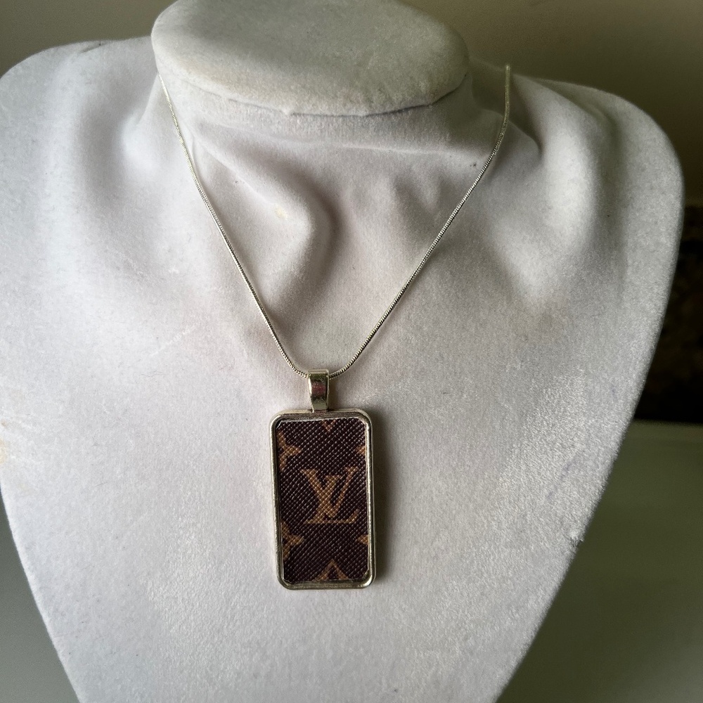 Embellished Pendant Necklace 925 Silver Chain